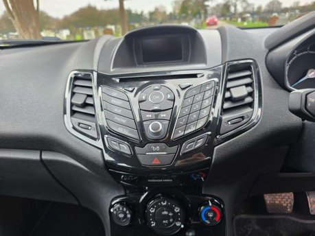 Ford Fiesta 1.0T EcoBoost Zetec Powershift Euro 6 5dr 19