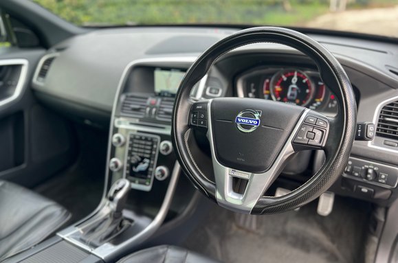 Volvo XC60 2.0 D4 R-DESIGN LUX NAV AUTO PAN ROOF 17