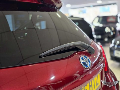 Toyota Yaris 1.5 VVT-h Design E-CVT Euro 6 5dr 42