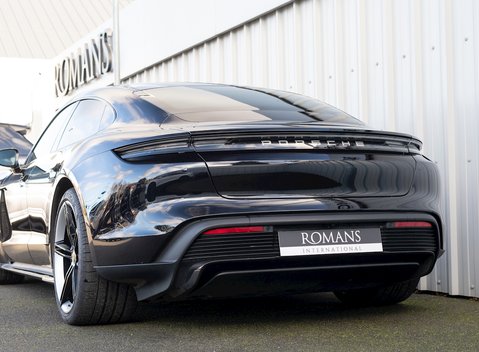 Porsche Taycan Turbo S 29