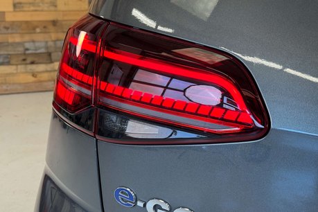 Volkswagen Golf 35.8kWh e-Golf Hatchback 5dr Electric Auto (136 ps) 34