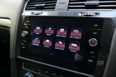 Volkswagen Golf 1.4 Golf SE Nav TSi BlueMotion Technology 5dr 30