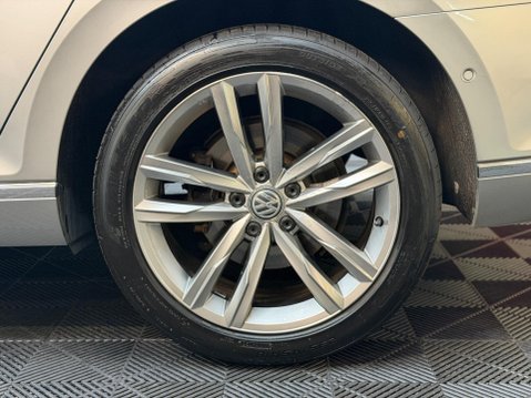 Volkswagen Passat 2.0 TDI BlueMotion Tech GT Euro 6 (s/s) 5dr 29