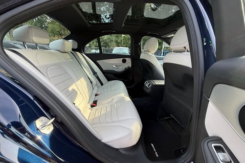 Mercedes-Benz C Class C250 D AMG LINE PREMIUM - 10 SERVICES - 2 OWNERS - LIGHT INTERIOR 32