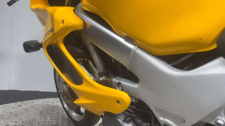 Honda VTR FIRESTORM 1997 ONLY 13K RUNS GREAT VERY CLEAN NEW MOT 1000CC VTWIN 30