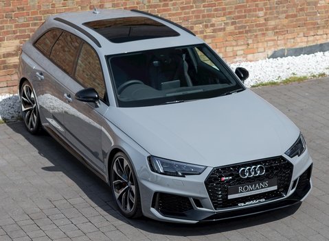 Audi RS4 Avant 8