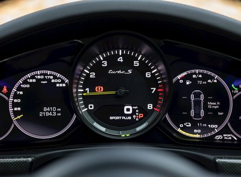 Porsche Panamera Turbo S E-Hybrid Sport Turismo 18