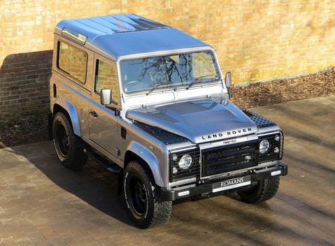 Land Rover Defender 90 XS 3