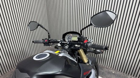 Suzuki GSR750 2013 ONLY 9K STUNNING EXAMPLE LONG MOT NAKED 750CC 26