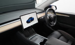 Tesla Model Y LONG RANGE AWD Comfort Suspension One Owner Tesla Comp Warranty until 09/27 15