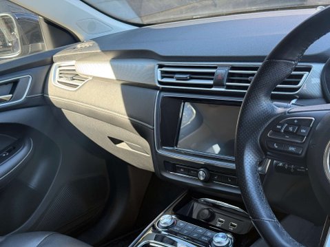 MG 5 MG5 Exclusive EV 5dr 12