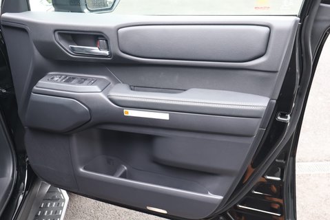 Toyota Land Cruiser BRAND NEW COMMERCIAL WITH A GENUINE REAR SEAT CONVERSION 11
