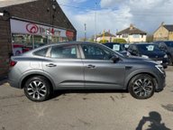 Renault Arkana EVOLUTION TCE MHEV 8