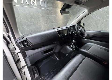 Vauxhall Vivaro 1.5 Turbo D 2700 Dynamic Panel Van 6dr Diesel Manual L1 H1 Euro 6 (s/s) (10 43