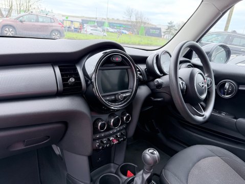 Mini Hatch 1.5 COOPER CLASSIC 9