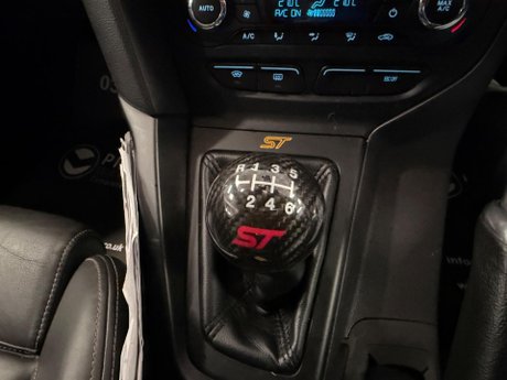 Ford Focus 2.0T EcoBoost ST-3 Euro 5 (s/s) 5dr 9