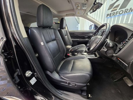 Mitsubishi Outlander 2.0h 12kWh GX4h SUV 5dr Petrol Plug-in Hybrid CVT 4WD Euro 6 (s/s) (200 ps) 7