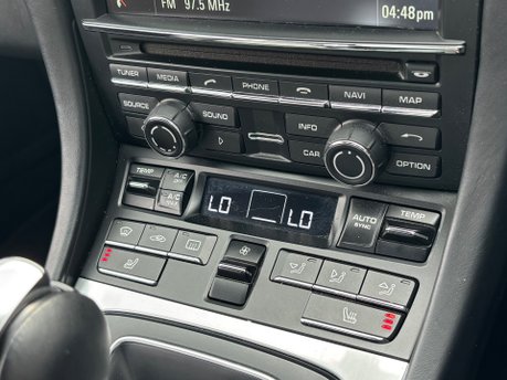 Porsche 911 3.4 991 Carrera 4 Black Edition Coupe 2dr Petrol PDK 4WD Euro 6 (350ps) 35