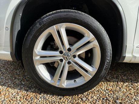 Volkswagen Tiguan 2.0 TDI BlueMotion Tech R-Line 4WD Euro 6 (s/s) 5dr 12