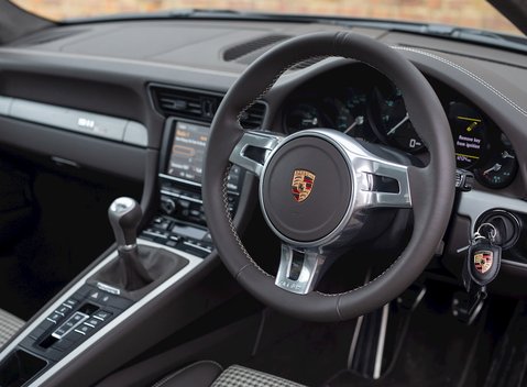 Porsche 911 (991) 50th Anniversary Edition 11