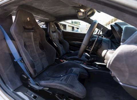 Ferrari 488 Pista 12