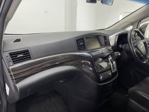 Nissan Elgrand E52 3.5 V6 4WD Highway Star, PNE52 17