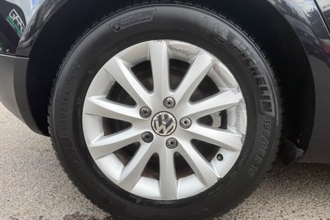 Volkswagen Golf BLUEMOTION MATCH TDI -DEMO +1 OWNER -19 SERVICES -£35 ROAD TAX -SUNROOF 48