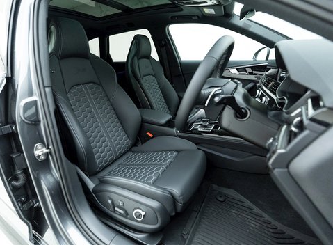 Audi RS4 Avant Carbon Black 10