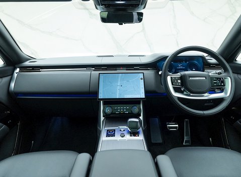 Land Rover Range Rover P510e SV 19