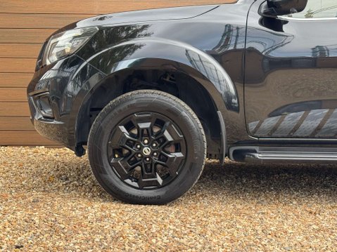 Nissan Navara 2.3 Navara N-Guard dCi 4WD 5dr 13