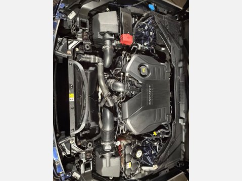 Jaguar XF V6 S 10