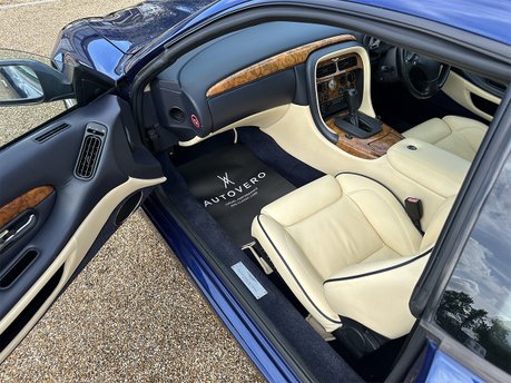 Aston Martin DB7 VANTAGE V12 JUBILEE 40