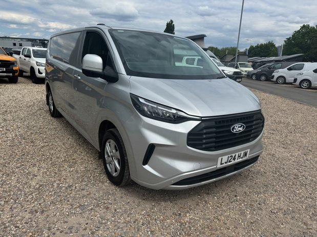 Ford Transit Custom LWB L2H1 Low Roof Limited 300 Air Con Alloys Camera Sensors EURO 6 4