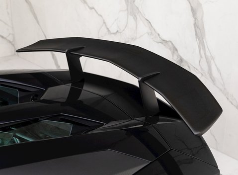 Lamborghini Aventador SV LP 750-4 Roadster 32