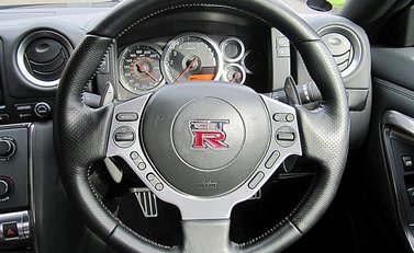 Nissan GT-R Premium Edition 12