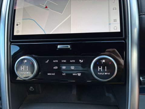 Land Rover Discovery 3.0 Discovery R-Dynamic HSE D MHEV Auto 4WD 5dr 18