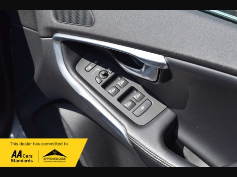 Volvo V40 2.0 V40 R-Design D2 5dr 33