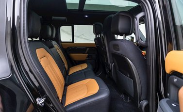 Land Rover Defender 110 X P400 14