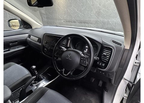 Mitsubishi Outlander 2.2 DI-D 3 SUV 5dr Diesel Manual 4WD Euro 6 (s/s) (147 ps) 25