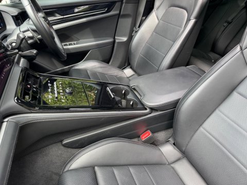 Porsche Panamera 4 PDK 63