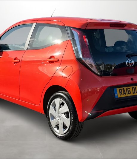 Toyota Aygo 1.0 VVT-i X-Play 5dr x-shift