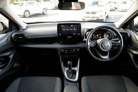 Toyota Yaris DESIGN FHEV