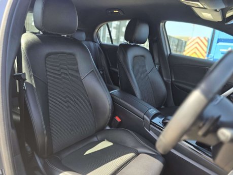 Mercedes-Benz A Class 1.5 A180d Sport (Premium) Hatchback 5dr Diesel 7G-DCT Euro 6 (s/s) (116 ps) 17