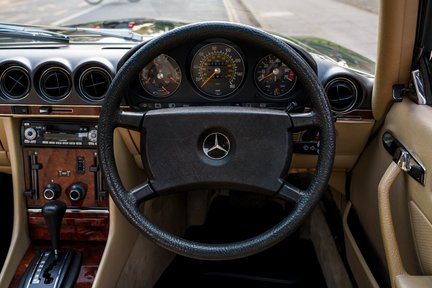 Mercedes-Benz SL Series 380 SL 17
