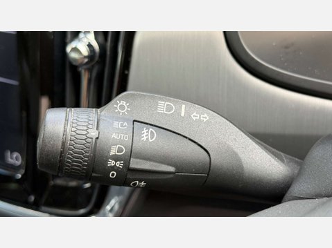 Volvo V90 2.0 V90 Momentum+ T4 Auto 5dr 26