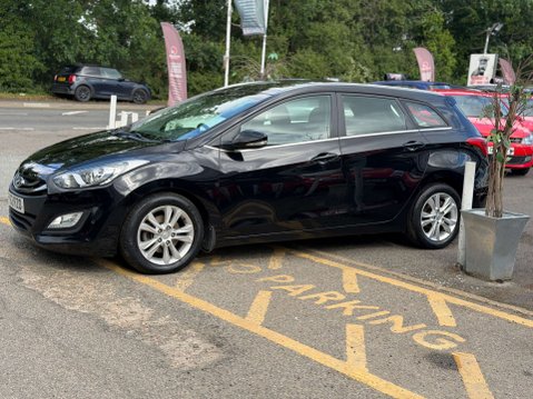Hyundai i30 1.6 CRDi Blue Drive Style Tourer 5dr Diesel Manual Euro 5 (s/s) (128 ps) 5