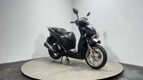 Honda SH125 2019 GOOD PARTS BREAKER SCOOTER SPARES OR REPAIR SH 125CC 2