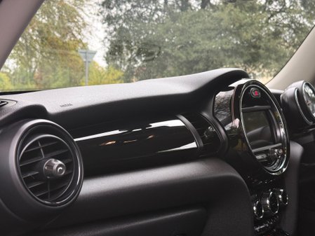 Mini Hatch COOPER SEVEN 40