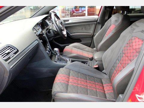 Volkswagen Golf GTI TCR DSG 9