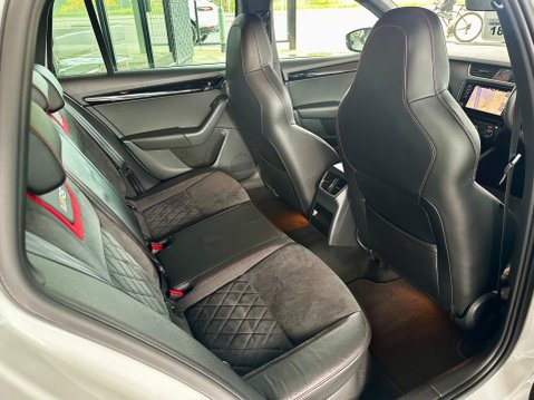 Skoda Octavia 2.0 TSI vRS DSG Euro 6 (s/s) 5dr 44